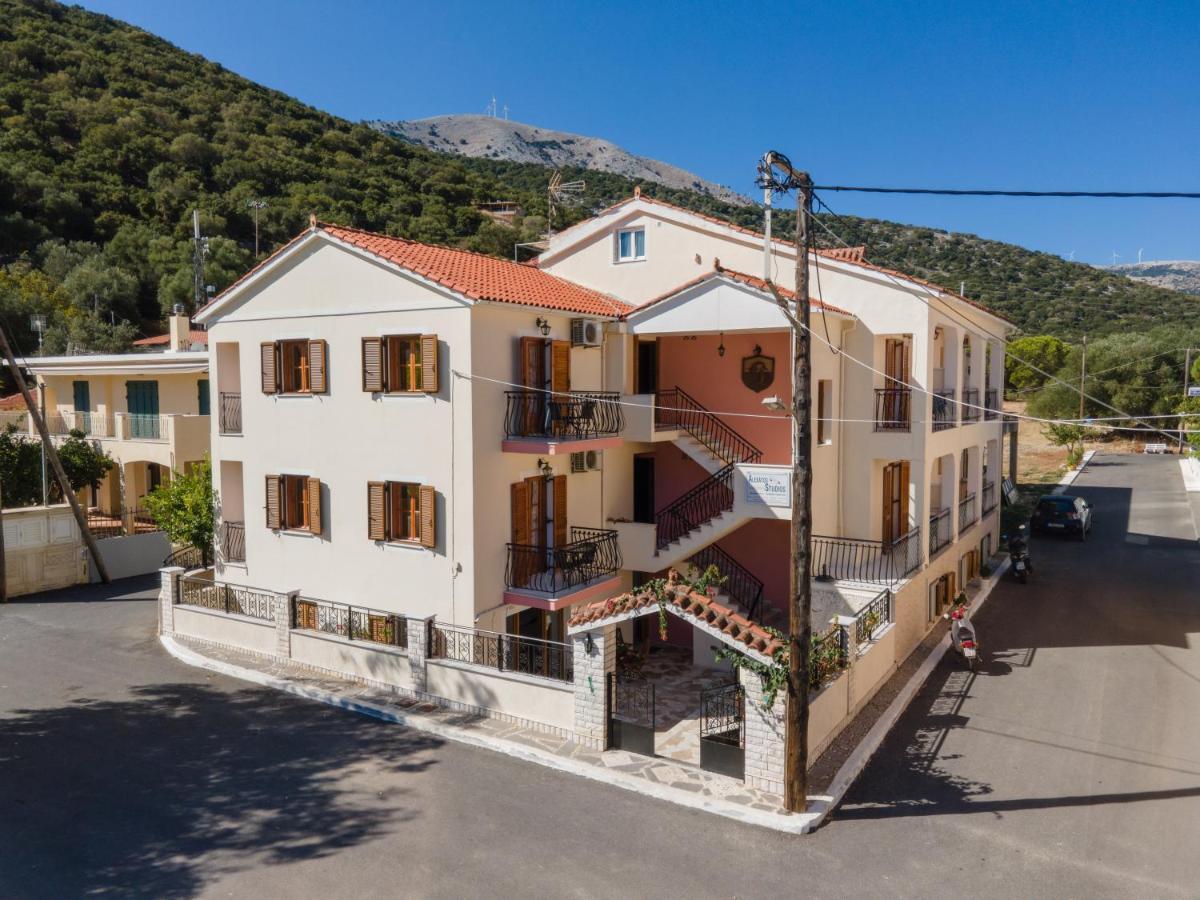 Alexatos Studios & Apartments Agia Efimia Exterior photo