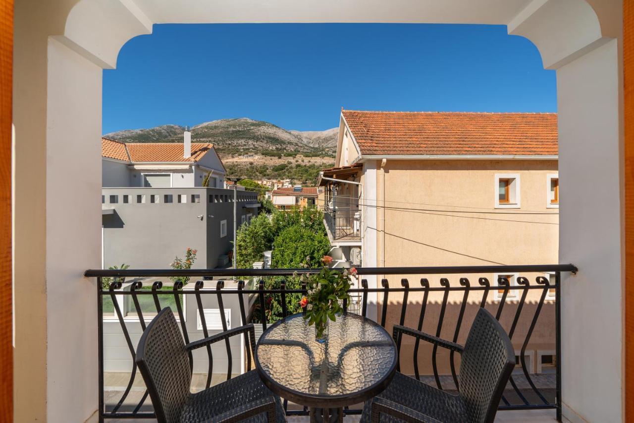 Alexatos Studios & Apartments Agia Efimia Exterior photo