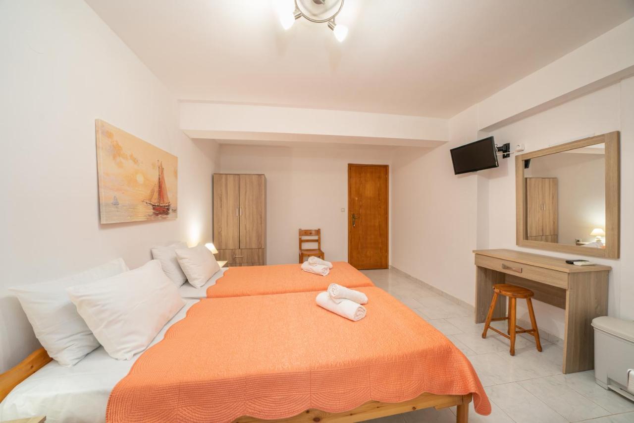 Alexatos Studios & Apartments Agia Efimia Exterior photo