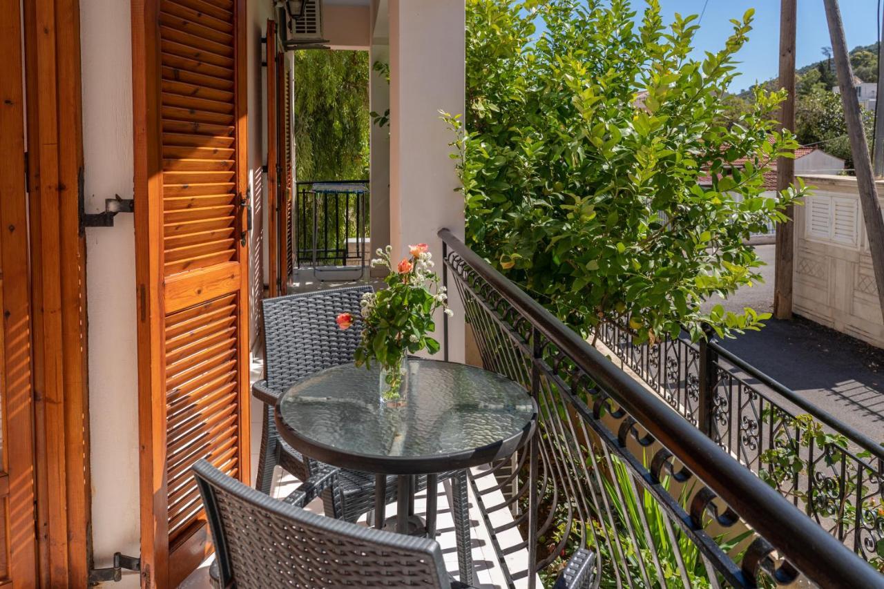 Alexatos Studios & Apartments Agia Efimia Exterior photo