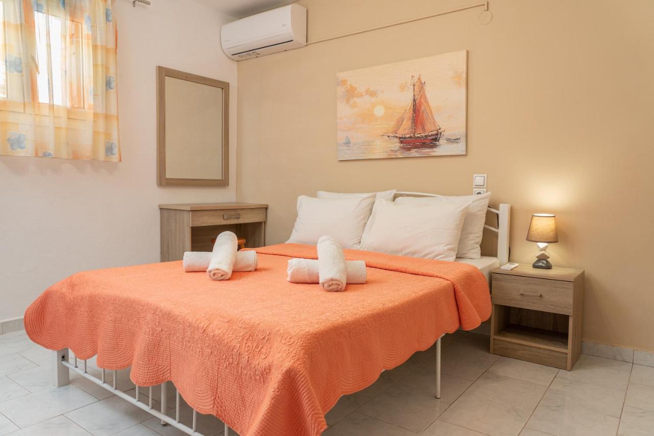 Alexatos Studios & Apartments Agia Efimia Exterior photo